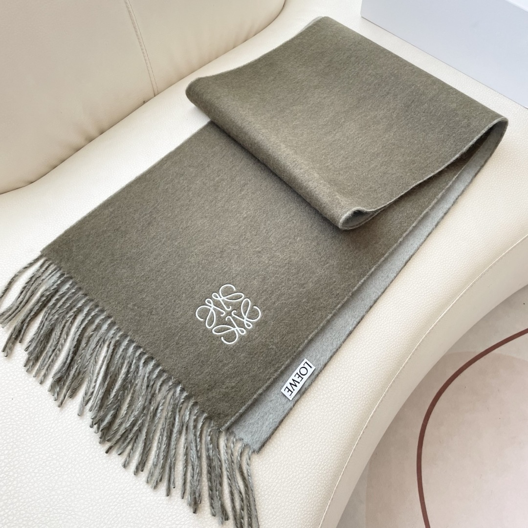 👑👑顶级原单中性款‼️罗意威 很幸運拿到這個品牌的東西，真的不多見，很少在國內做訂單，款式真的少的可怜❗