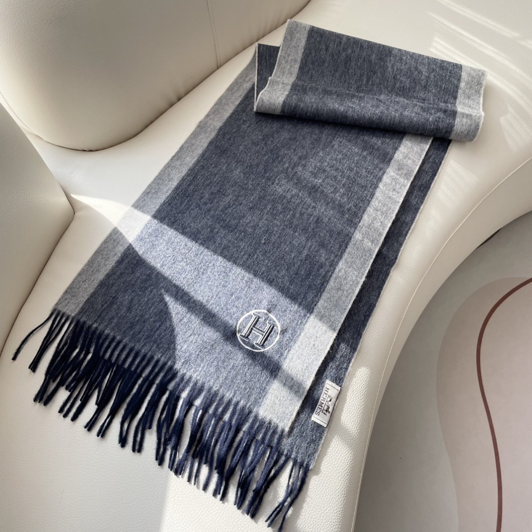 上新2025爱马仕男女款围巾且买且珍惜😍~都是出口订单所以比较难遇❤️东西讲究少而精😍好看的一定要收😎这