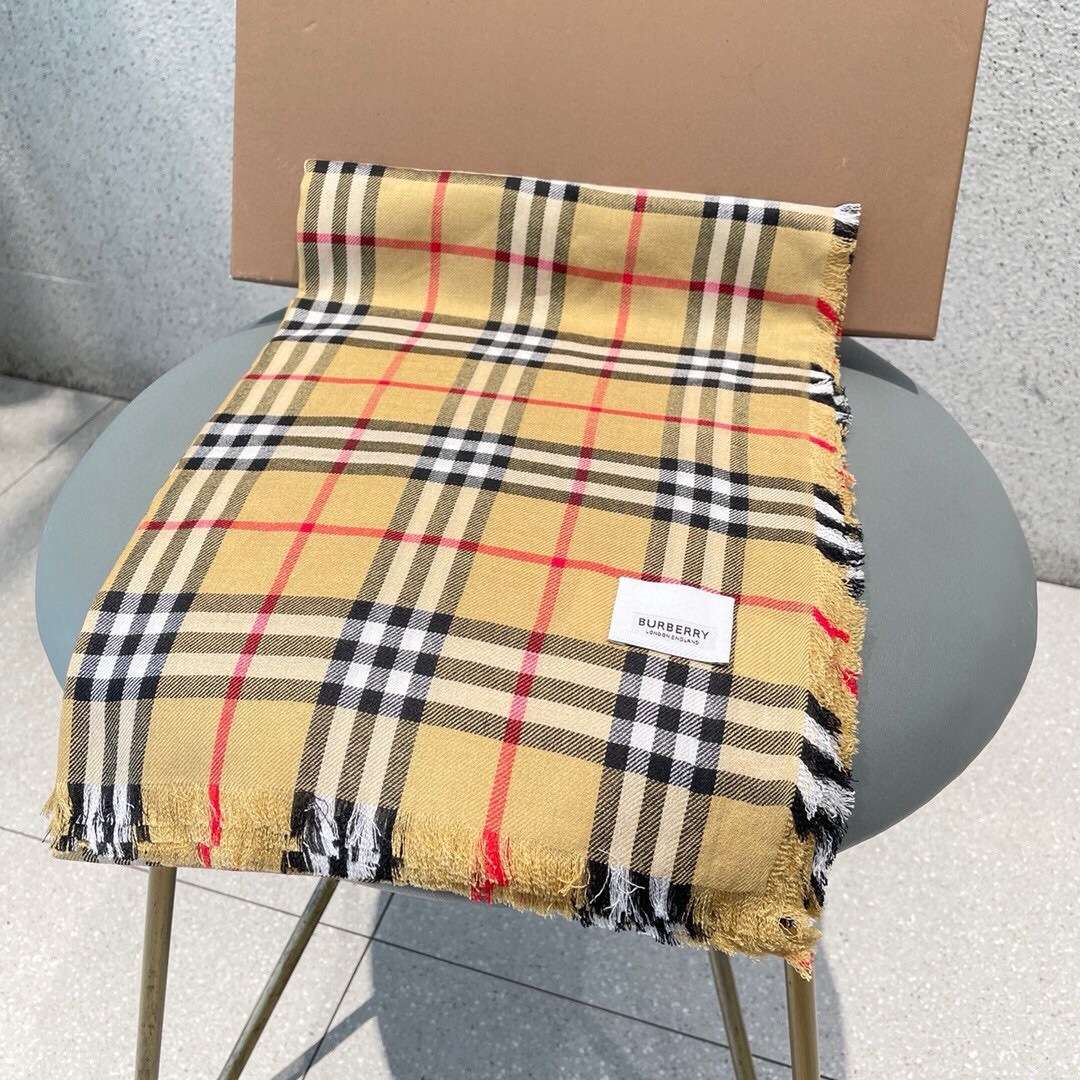 要顶级品质看过来👑👑原单货 🎁 B家【双面长巾】，这才是硬货，殿堂级御用推荐！高出镜率单品，顶级羊绒两面