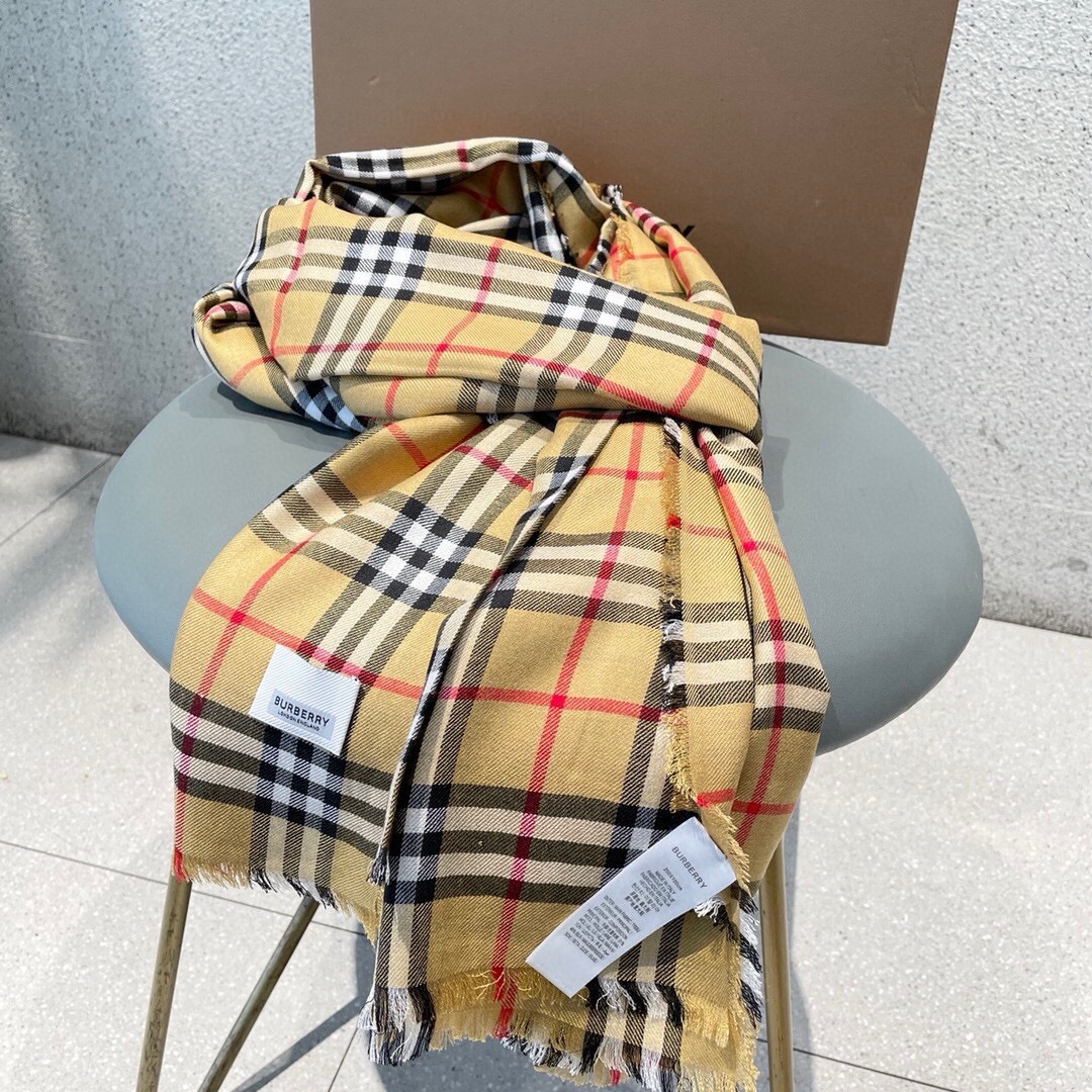 要顶级品质看过来👑👑原单货 🎁 B家【双面长巾】，这才是硬货，殿堂级御用推荐！高出镜率单品，顶级羊绒两面