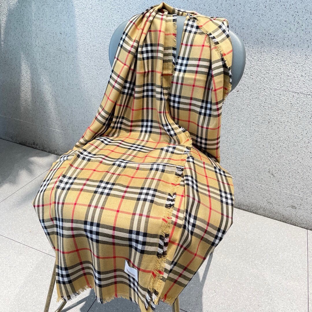 要顶级品质看过来👑👑原单货 🎁 B家【双面长巾】，这才是硬货，殿堂级御用推荐！高出镜率单品，顶级羊绒两面