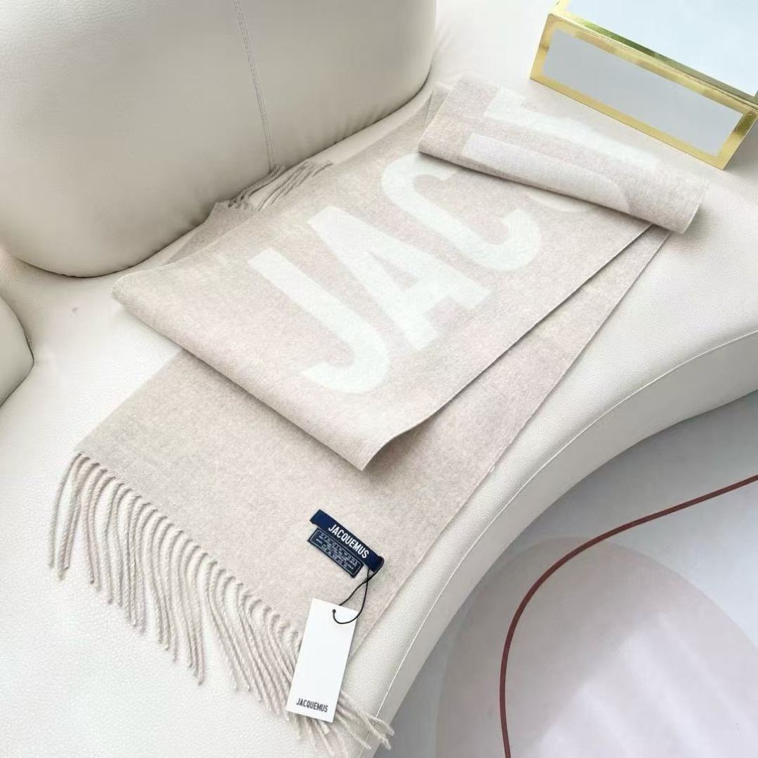 🧣JIL SANDER 围巾 温柔绽放的极简主义,从1968年起,一直坚守极简之风、性冷淡的设计:吉尔·