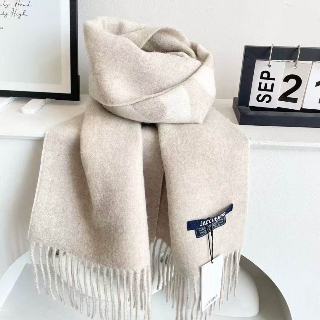 🧣JIL SANDER 围巾 温柔绽放的极简主义,从1968年起,一直坚守极简之风、性冷淡的设计:吉尔·
