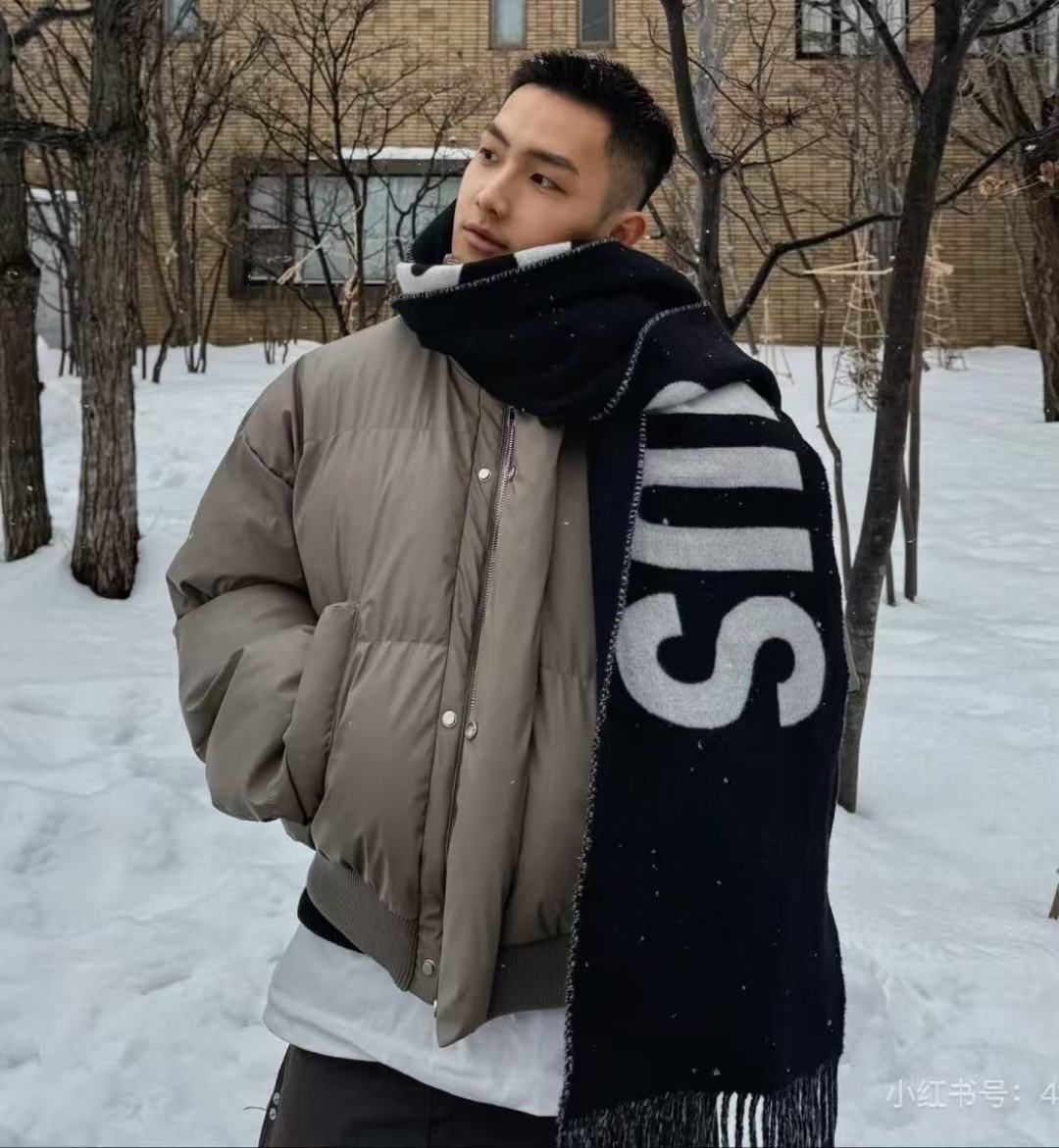 🧣JIL SANDER 围巾 温柔绽放的极简主义，从1968年起，一直坚守极简之风、性冷淡的设计:吉尔·