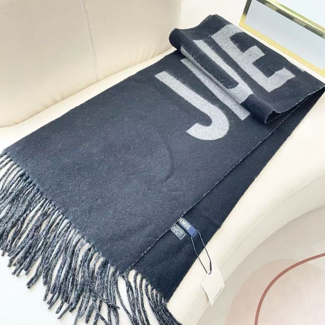 🧣JIL SANDER 围巾 温柔绽放的极简主义,从1968年起,一直坚守极简之风、性冷淡的设计:吉尔·