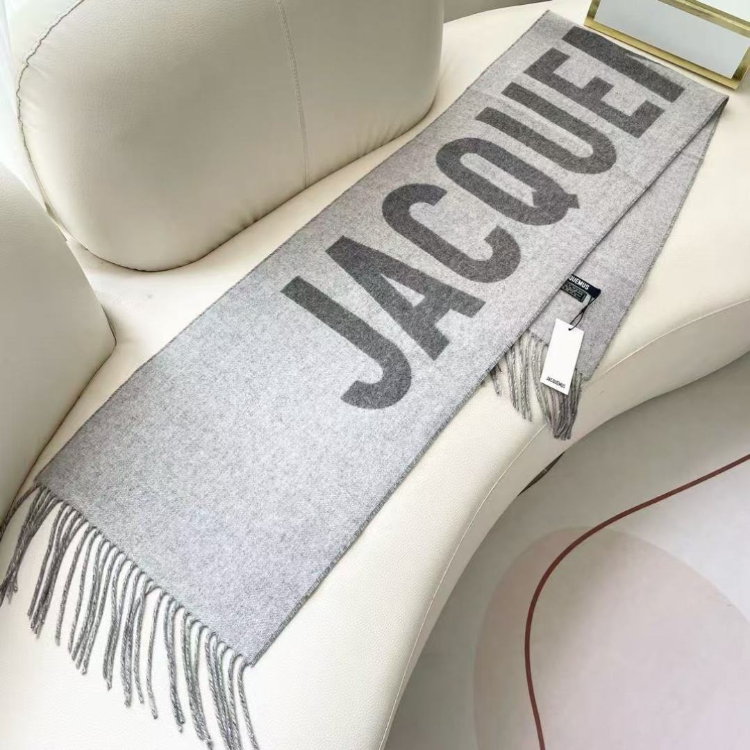 🧣JIL SANDER 围巾 温柔绽放的极简主义,从1968年起,一直坚守极简之风、性冷淡的设计:吉尔·