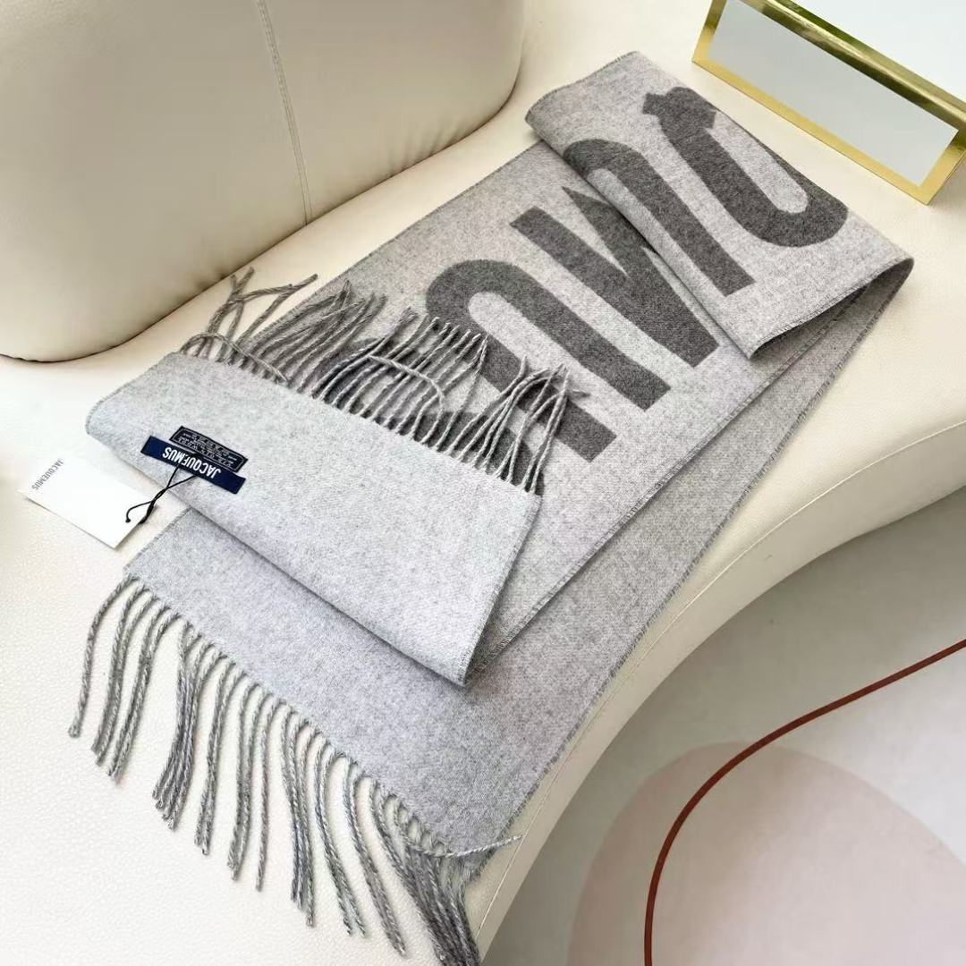 🧣JIL SANDER 围巾 温柔绽放的极简主义,从1968年起,一直坚守极简之风、性冷淡的设计:吉尔·