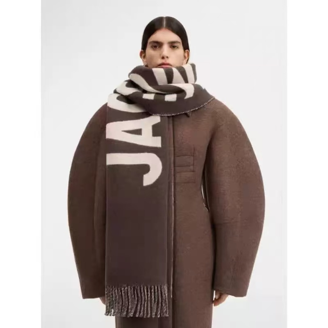 🧣JIL SANDER 围巾 温柔绽放的极简主义，从1968年起，一直坚守极简之风、性冷淡的设计:吉尔·