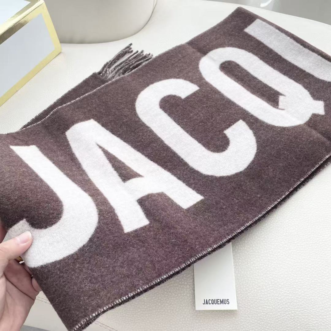 🧣JIL SANDER 围巾 温柔绽放的极简主义,从1968年起,一直坚守极简之风、性冷淡的设计:吉尔·