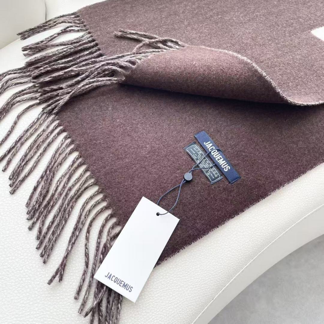 🧣JIL SANDER 围巾 温柔绽放的极简主义,从1968年起,一直坚守极简之风、性冷淡的设计:吉尔·