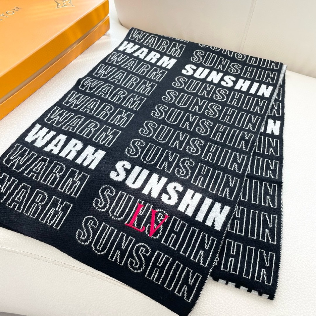 爆款上新 情侣款👍👍LV 独家牛货🐂 奢华尽在尺寸之间，高端品质‼️具有超高羊绒品质才会被此品牌青睐‼️