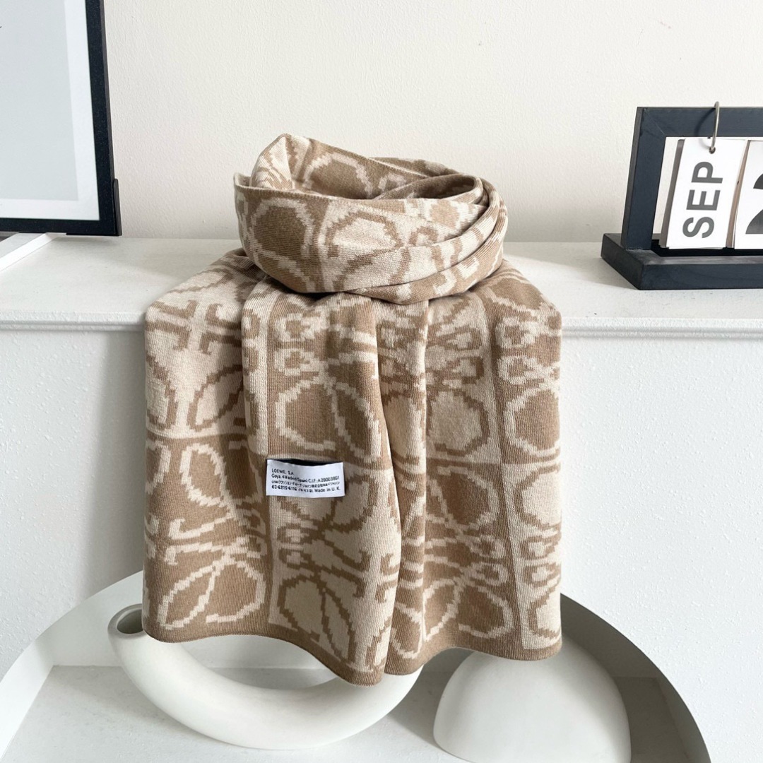 。爆款‼️顶级高尖端⚠️【LOEWE罗意威直供迪拜出口货‼️】🎀官网双面罗意威2024新品✨双面羊绒围巾