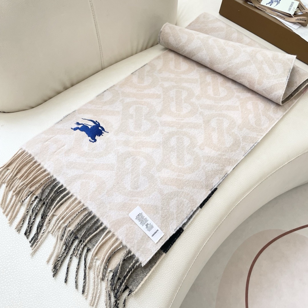 上新2025爱马仕双面男女款围巾且买且珍惜😍~都是出口订单所以比较难遇❤️东西讲究少而精😍好看的一定要收