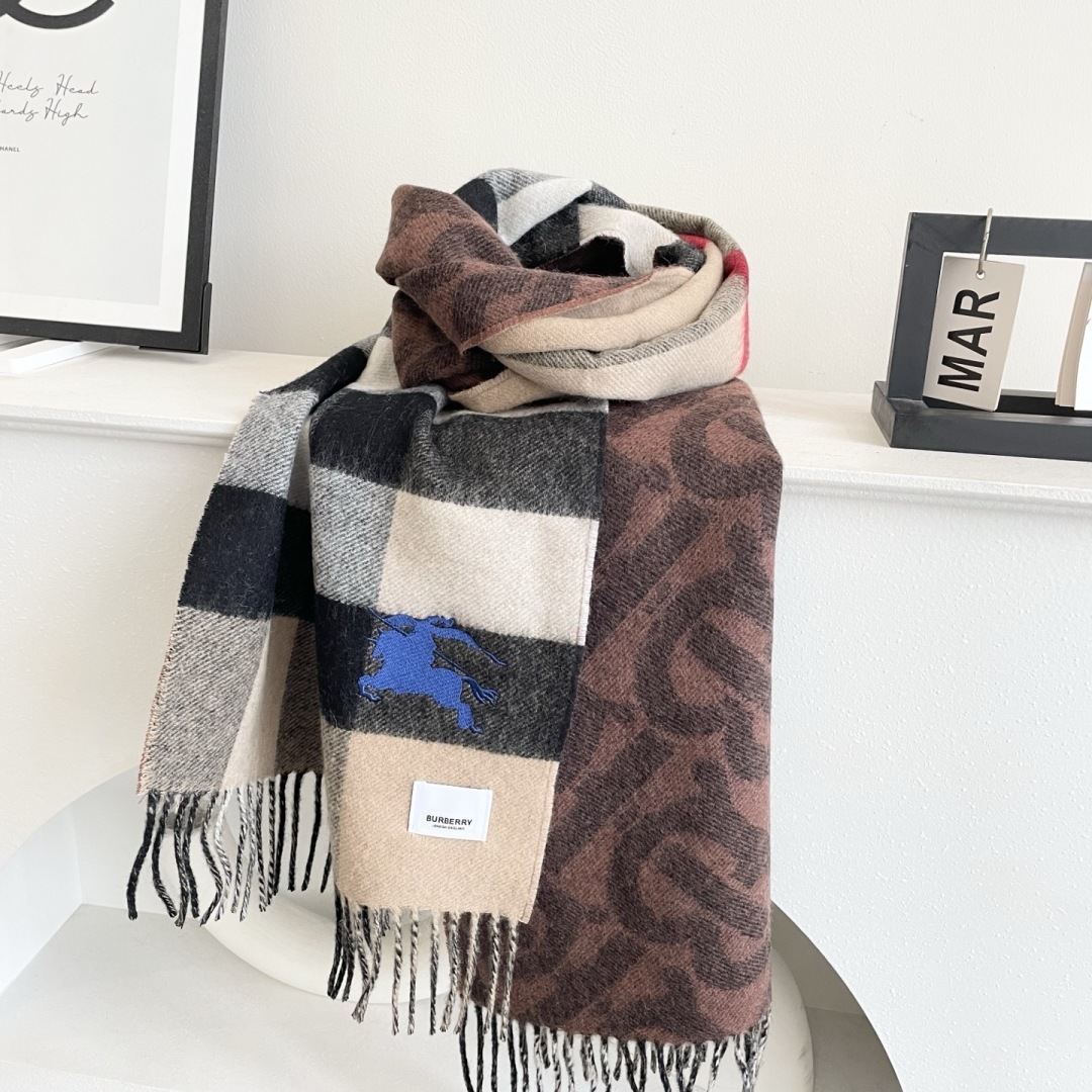 上新2025爱马仕双面男女款围巾且买且珍惜😍~都是出口订单所以比较难遇❤️东西讲究少而精😍好看的一定要收