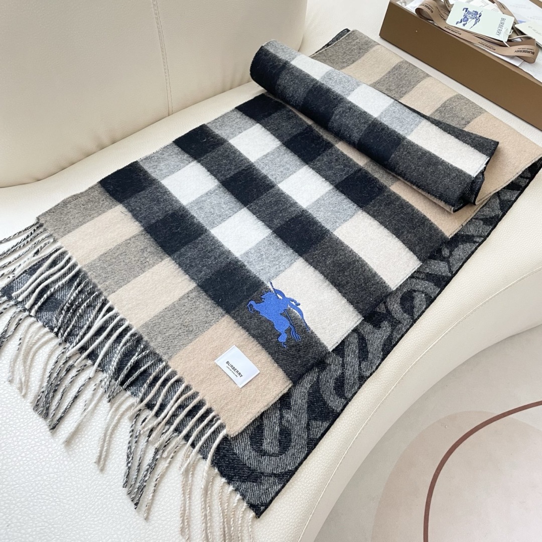 上新2025爱马仕双面男女款围巾且买且珍惜😍~都是出口订单所以比较难遇❤️东西讲究少而精😍好看的一定要收