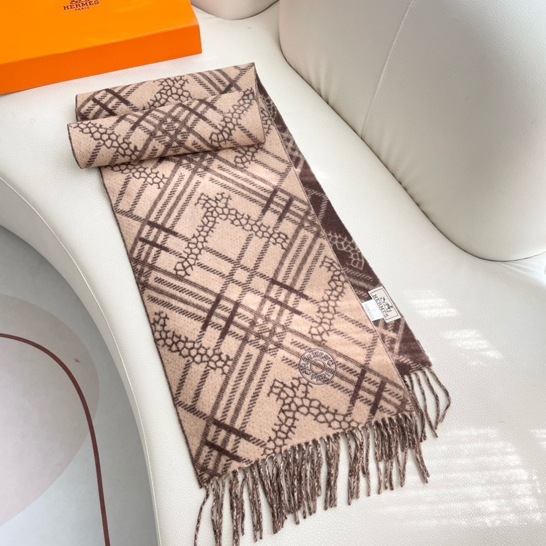 上新2025爱马仕男女款围巾且买且珍惜😍~都是出口订单所以比较难遇❤️东西讲究少而精😍好看的一定要收😎这
