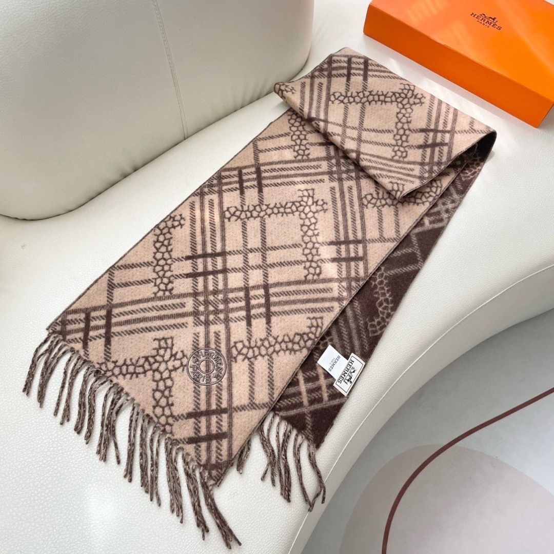 上新2025爱马仕男女款围巾且买且珍惜😍~都是出口订单所以比较难遇❤️东西讲究少而精😍好看的一定要收😎这
