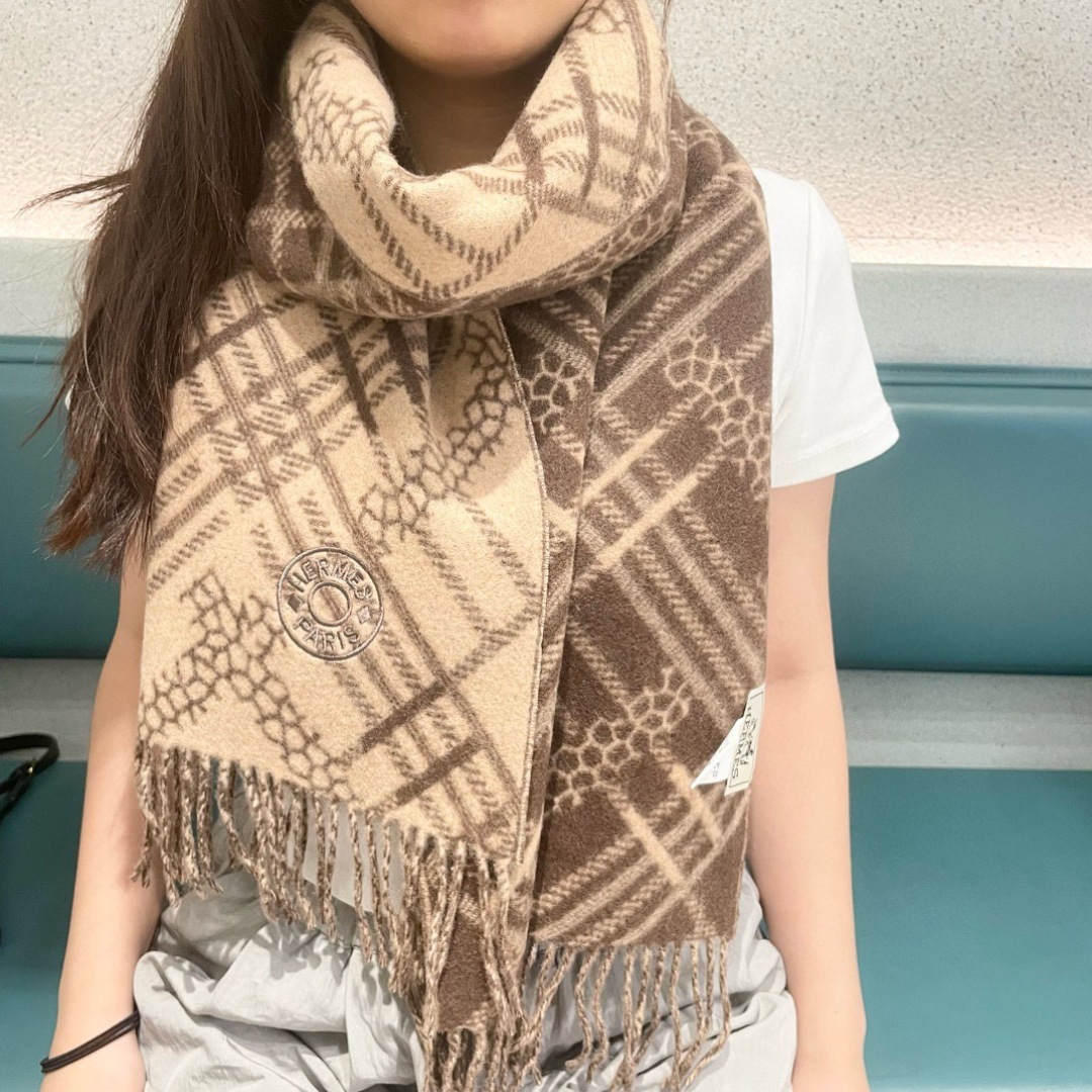 上新2025爱马仕男女款围巾且买且珍惜😍~都是出口订单所以比较难遇❤️东西讲究少而精😍好看的一定要收😎这