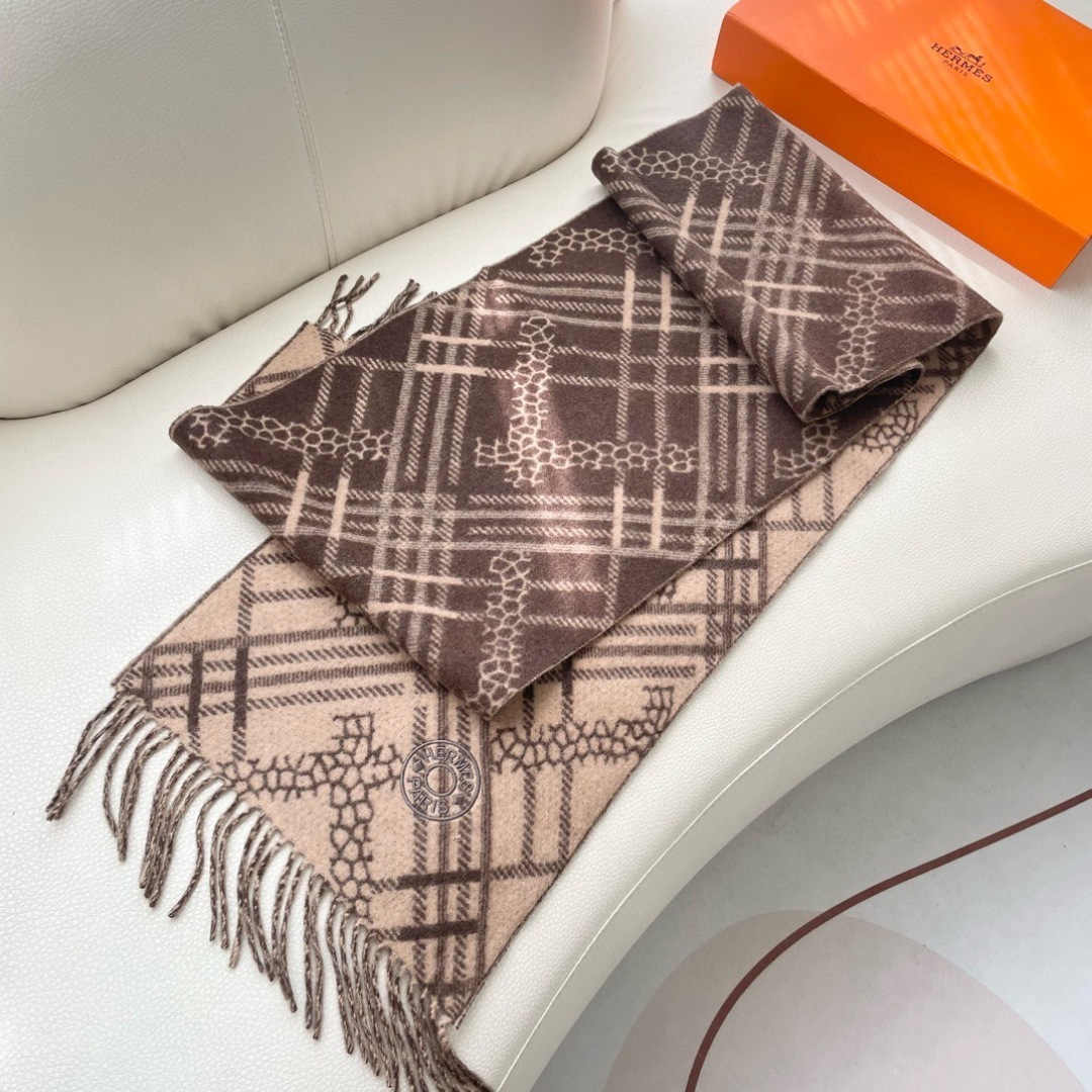 上新2025爱马仕男女款围巾且买且珍惜😍~都是出口订单所以比较难遇❤️东西讲究少而精😍好看的一定要收😎这