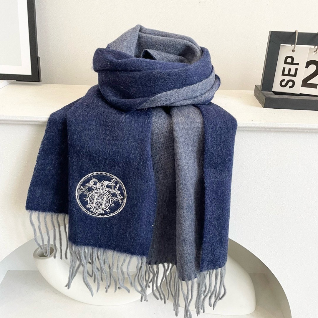 上新2025爱马仕男女款围巾且买且珍惜😍~都是出口订单所以比较难遇❤️东西讲究少而精😍好看的一定要收😎这