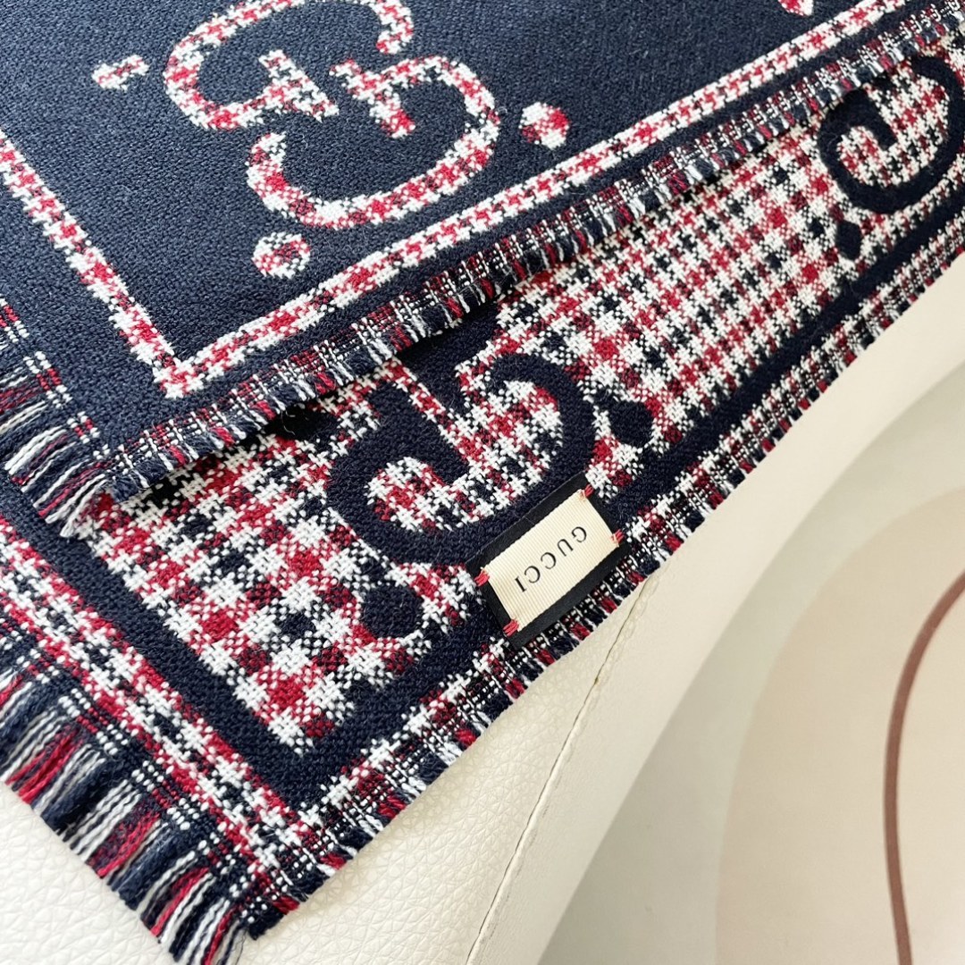 Gucci · 古奇经典羊绒披肩围巾❗来个硬货.麻溜的安排上.纯正出口❗原订单已经交货一批，其中一批刚过