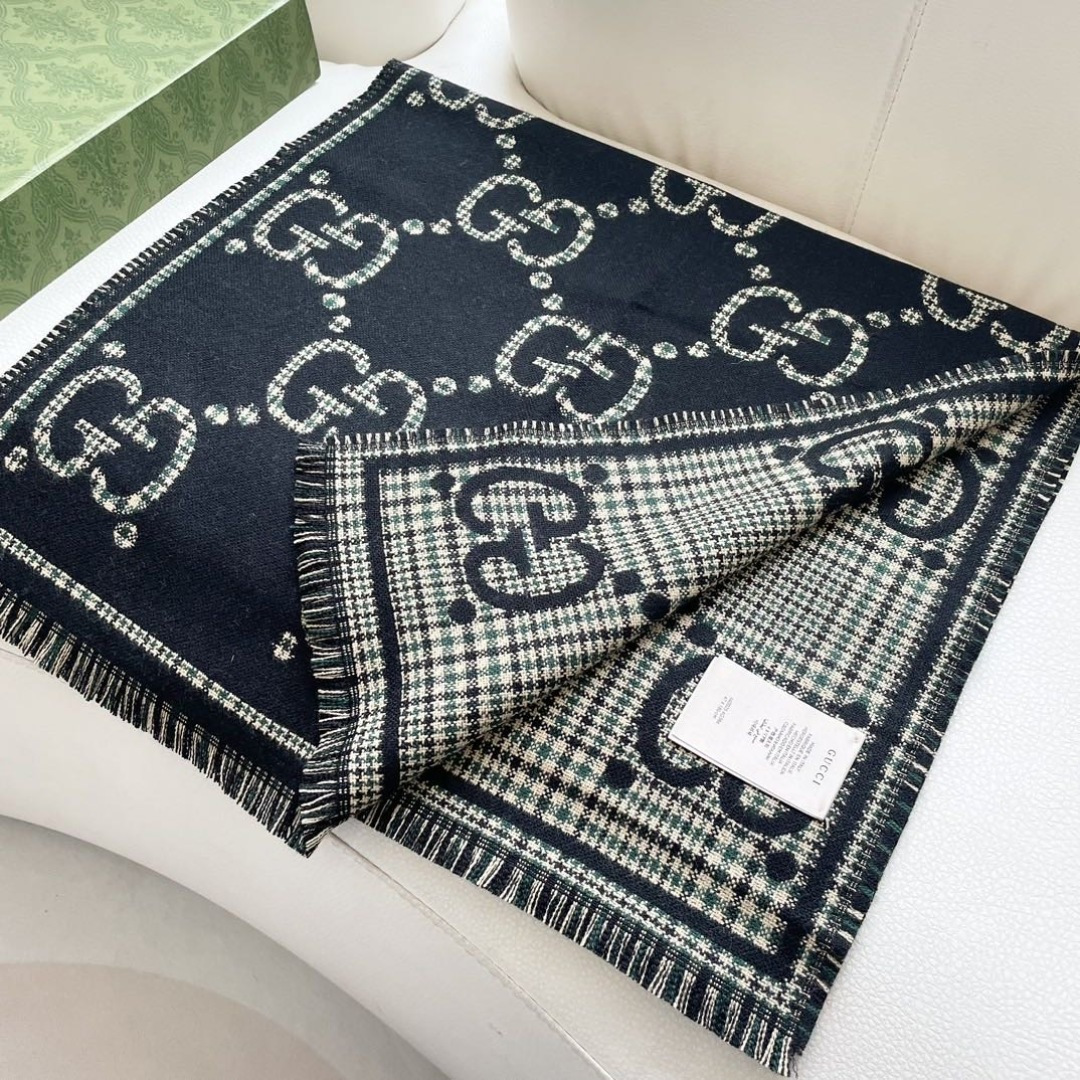 Gucci · 古奇经典羊绒披肩围巾❗来个硬货.麻溜的安排上.纯正出口❗原订单已经交货一批，其中一批刚过