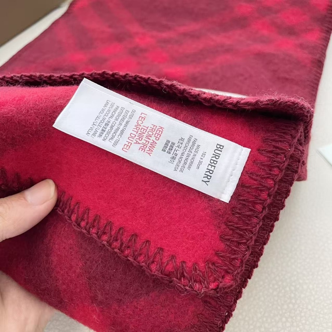 （2025最新版本缩边）𝐁𝐔𝐑𝐁𝐄𝐑𝐑✓最新配色🔥 【斜格长巾】工艺与材质完全与专柜无区别，粗犷耐用，厚