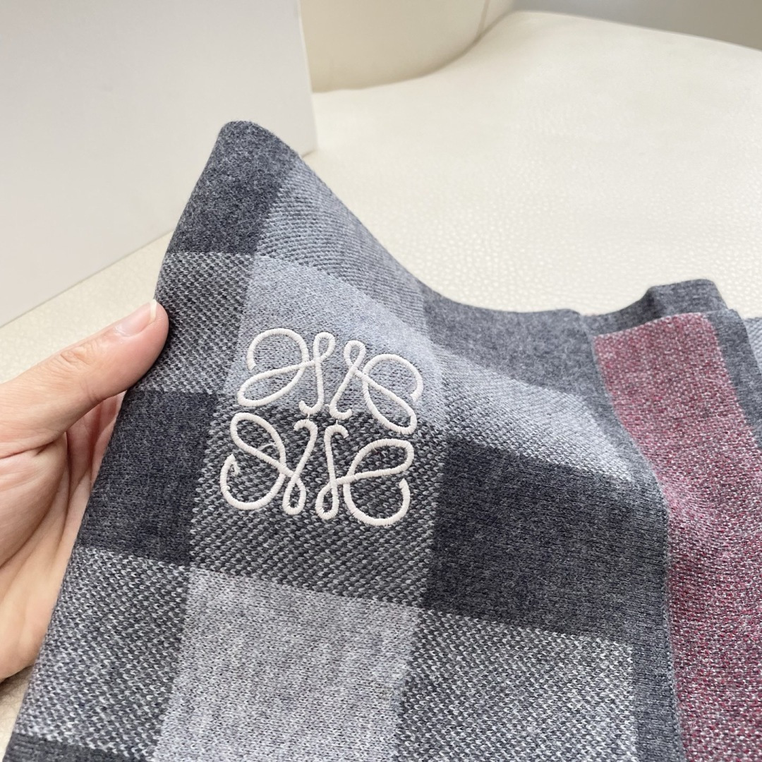 🔥爆款‼️顶级高尖端⚠️【LOEWE罗意威直供迪拜出口货‼️】🎀官网双面罗意威2024新品✨双面羊绒围巾