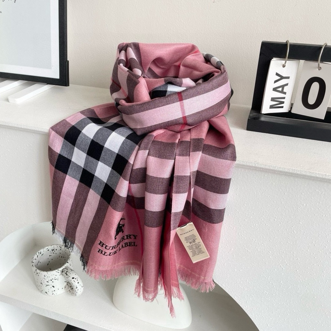 巴宝利💋新款到😍手慢🈚️抢‼️‼️👏💙顶级原单正品旷世绝美顶级高端货👼【绝对值得珍藏👍】👏香奈儿绝美百搭