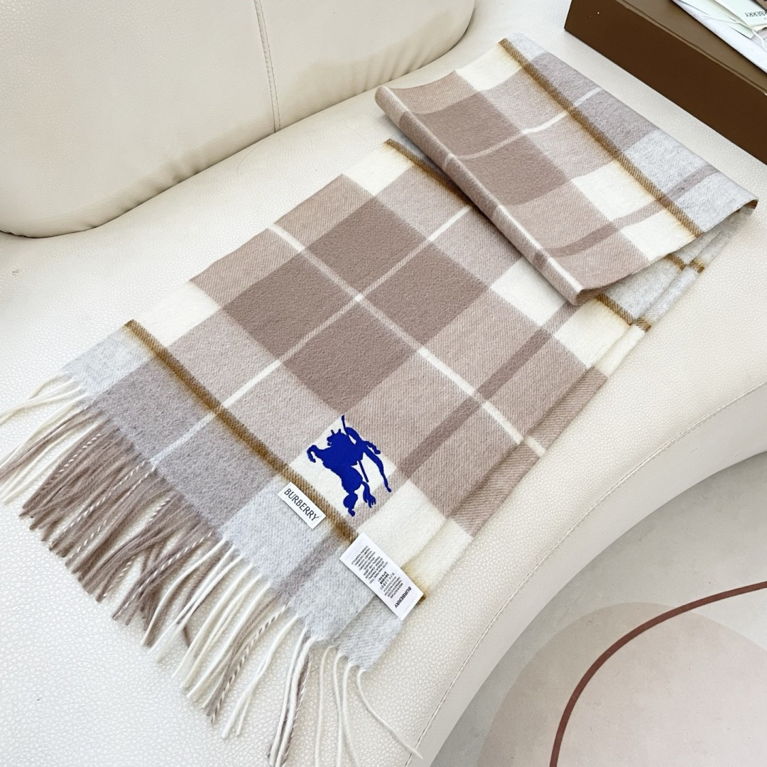 爆款🔺双面羊绒专柜同步 经典设计完美，若隐若现的巴宝利标志，强烈推荐手慢无‼️千万别去专柜买‼️代购就要