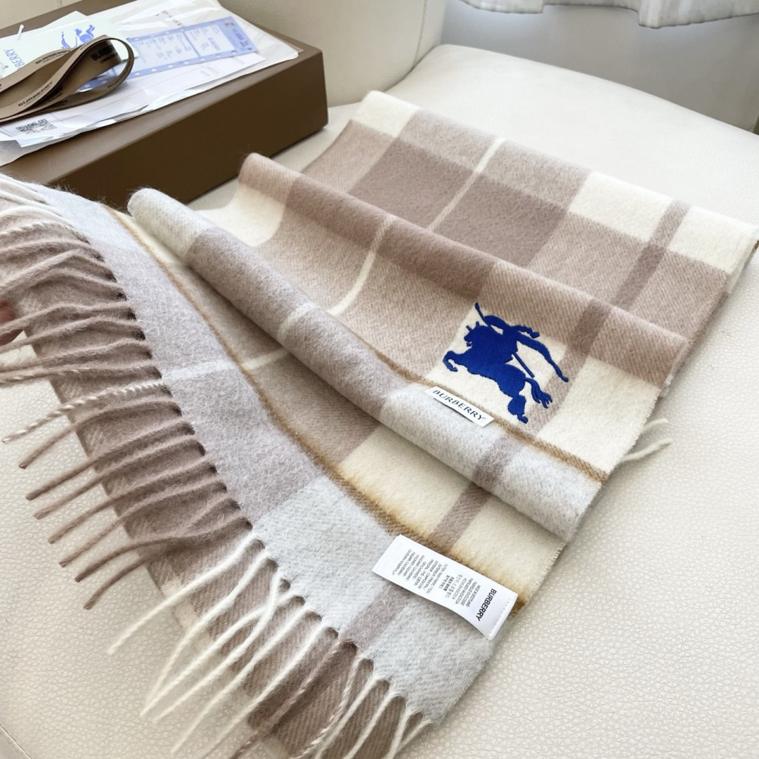 爆款🔺双面羊绒专柜同步 经典设计完美，若隐若现的巴宝利标志，强烈推荐手慢无‼️千万别去专柜买‼️代购就要