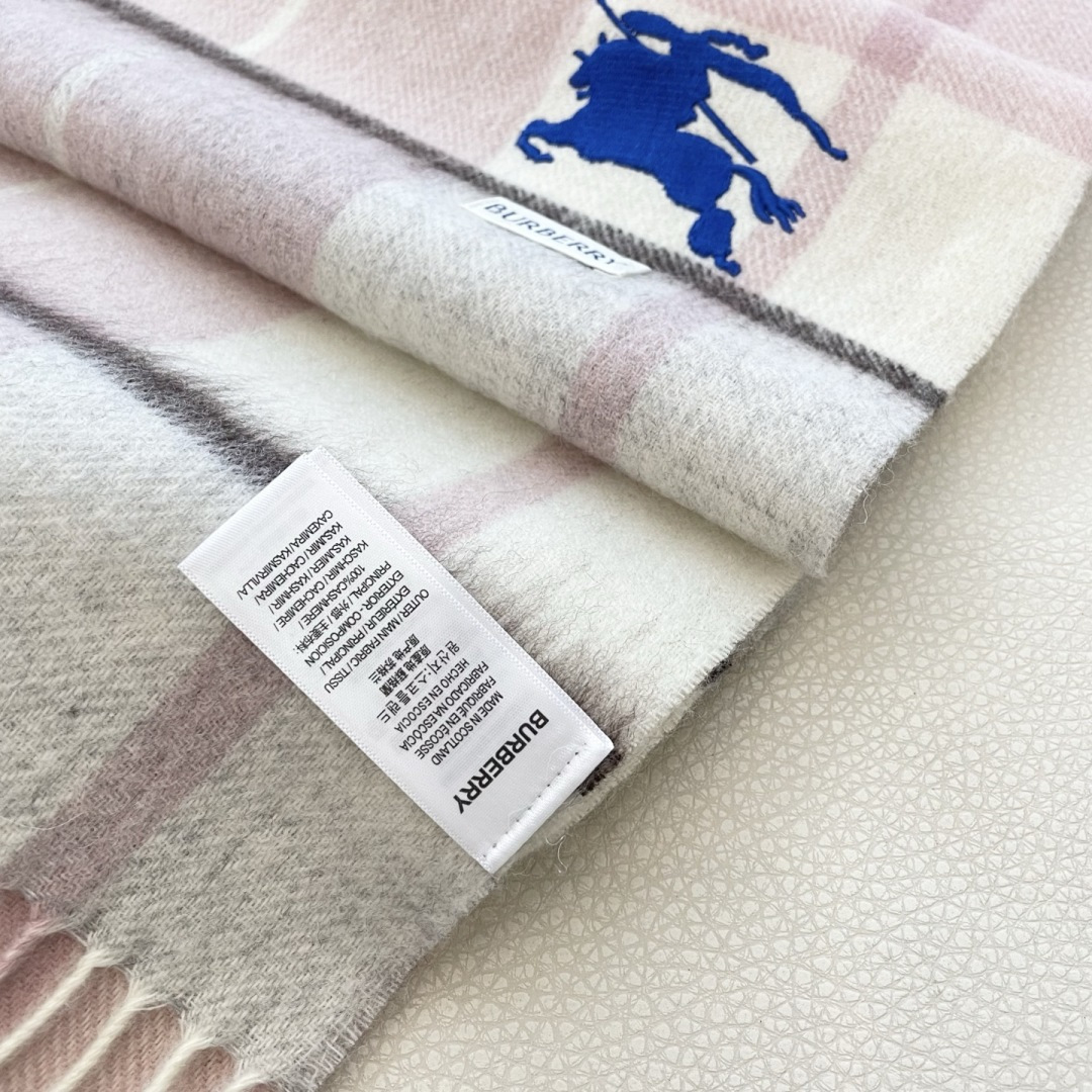 爆款🔺双面羊绒专柜同步 经典设计完美，若隐若现的巴宝利标志，强烈推荐手慢无‼️千万别去专柜买‼️代购就要