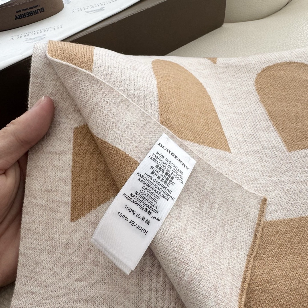 爆款上新 情侣款👍👍B家【经典战马】独家牛货🐂 奢华尽在尺寸之间，高端品质‼️具有超高羊绒品质才会被此品