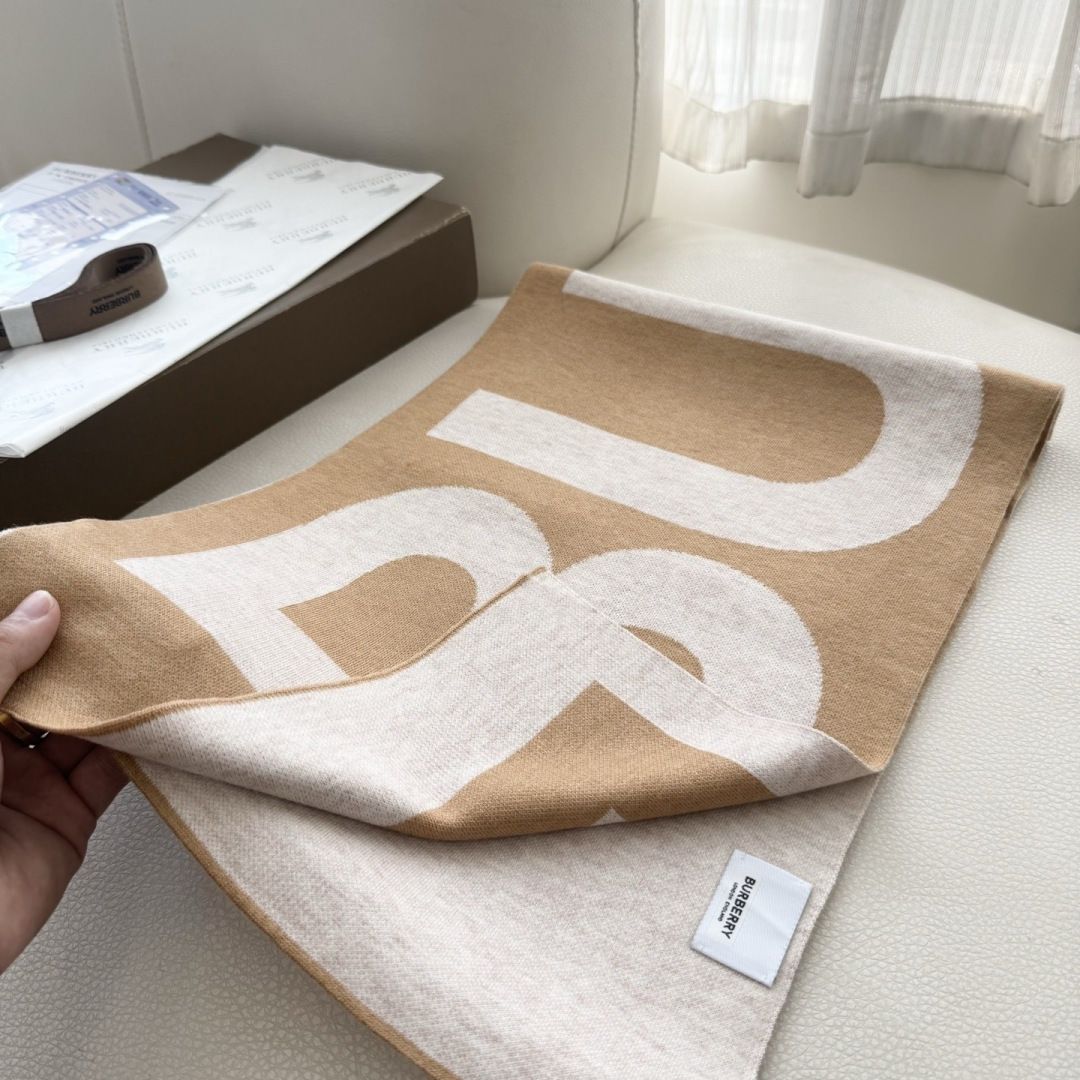 爆款上新 情侣款👍👍B家【经典战马】独家牛货🐂 奢华尽在尺寸之间，高端品质‼️具有超高羊绒品质才会被此品