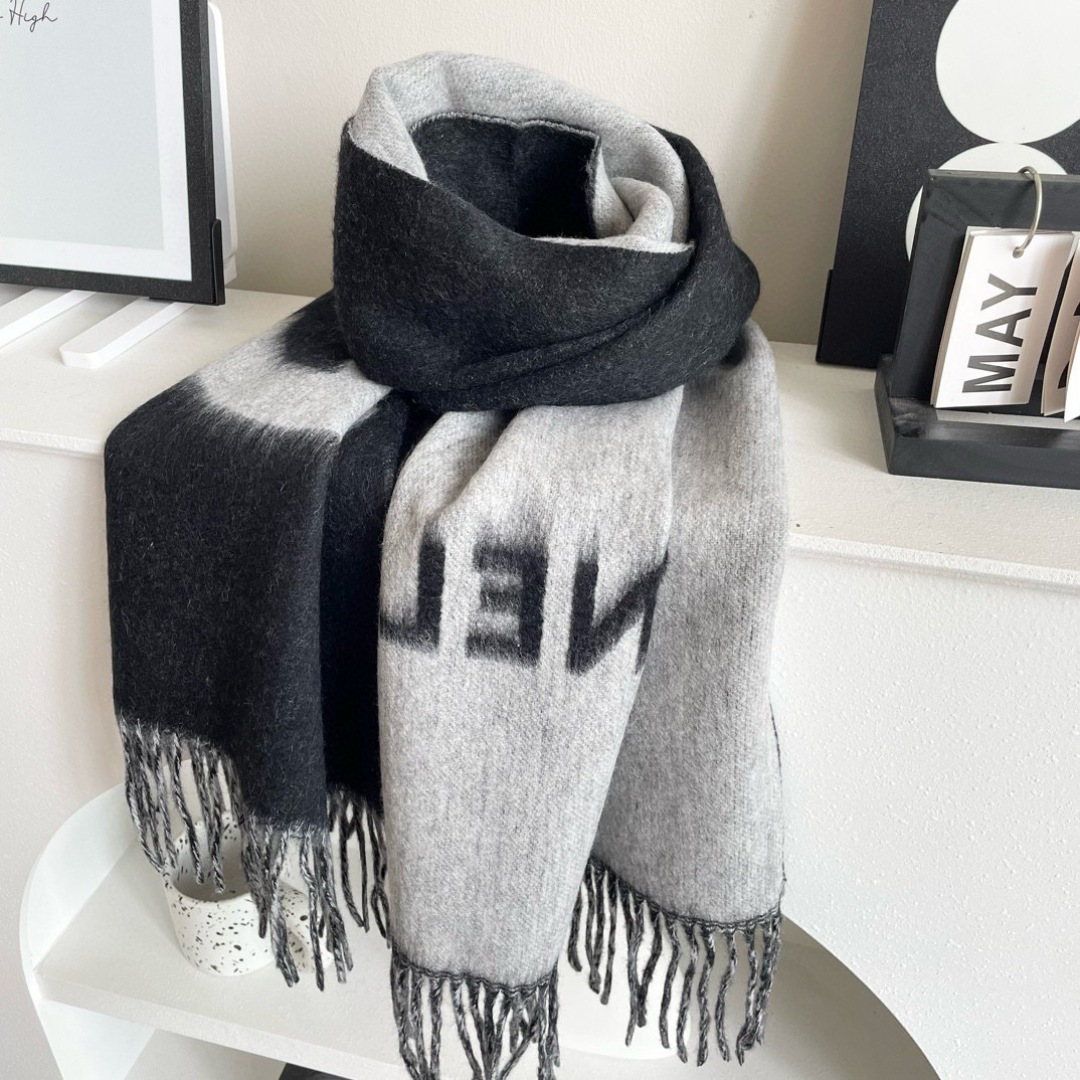 新款 羊绒版本出货啦 重磅推荐‼️CHANEL羊绒长巾👏顶级原单品质旷世绝美【小香披肩】羊绒围巾，顶级高