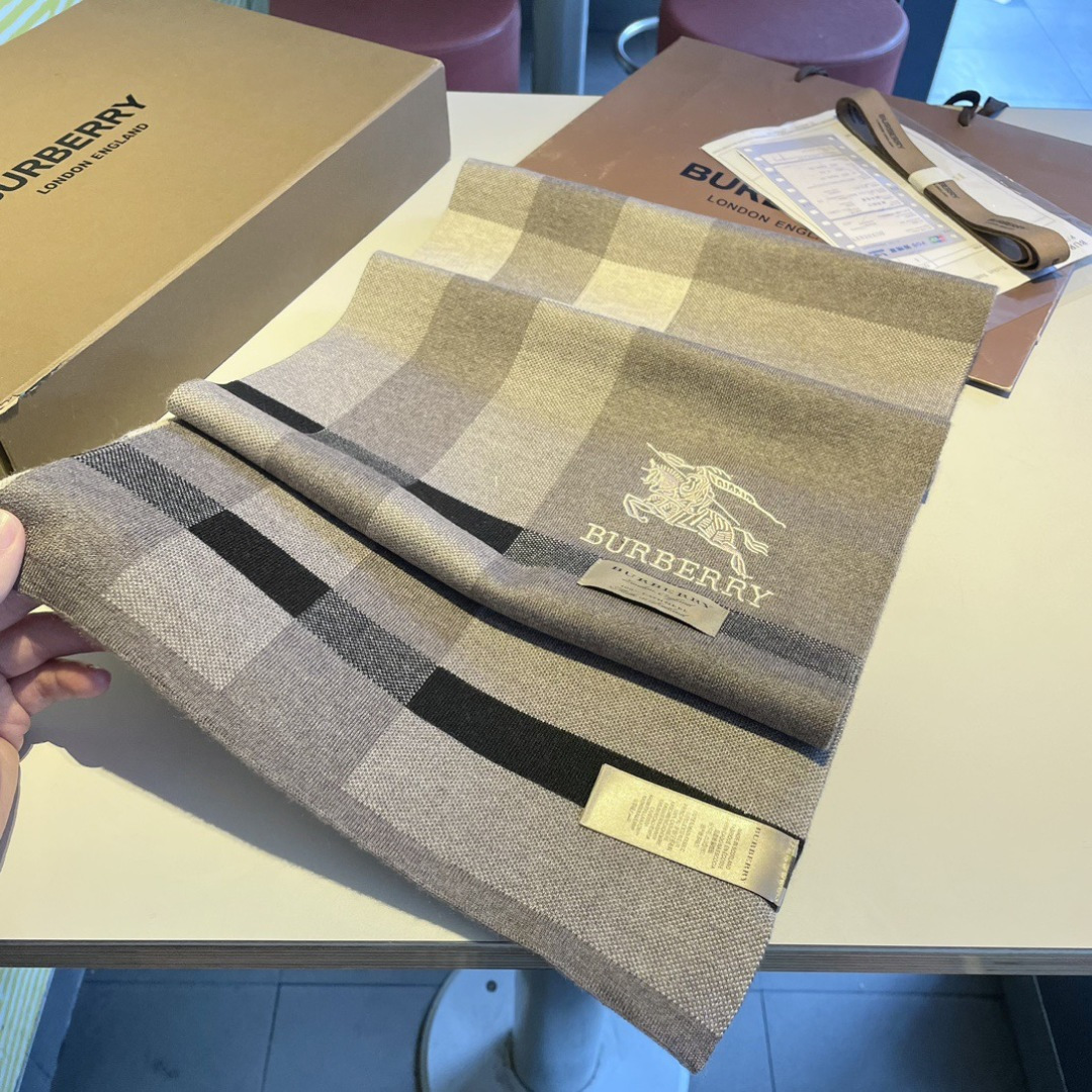 爆款上新 情侣款👍👍B家【经典战马】独家牛货🐂 奢华尽在尺寸之间，高端品质‼️具有超高羊绒品质才会被此品