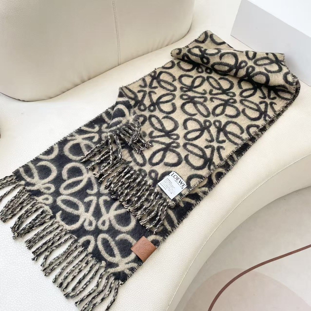 👑👑顶级原单中性款‼️罗意威【LW条纹长巾】很幸運拿到這個品牌的東西，真的不多見，很少在國內做訂單，款式