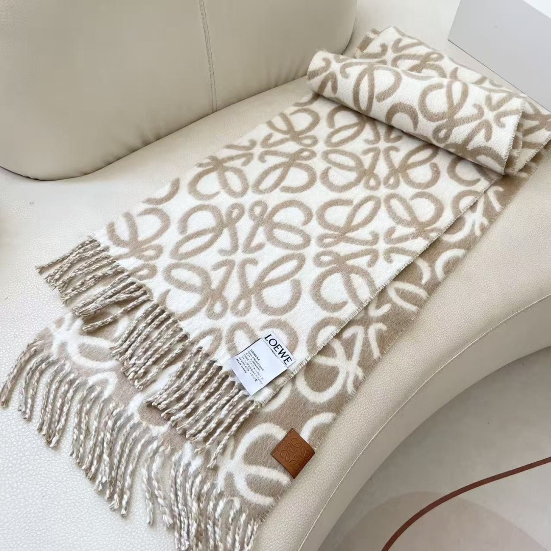 👑👑顶级原单中性款‼️罗意威【LW条纹长巾】很幸運拿到這個品牌的東西，真的不多見，很少在國內做訂單，款式