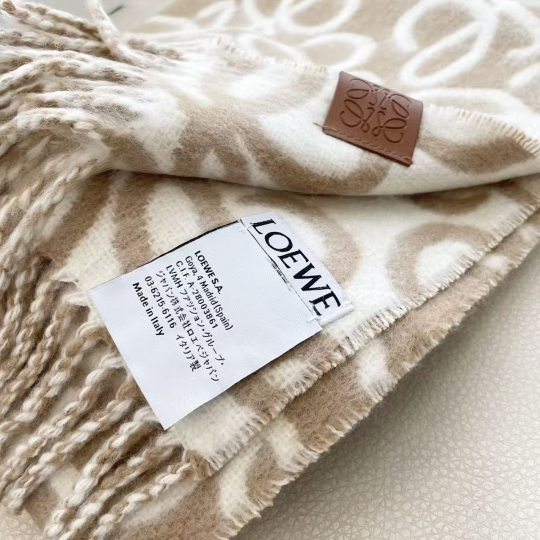 👑👑顶级原单中性款‼️罗意威【LW条纹长巾】很幸運拿到這個品牌的東西，真的不多見，很少在國內做訂單，款式