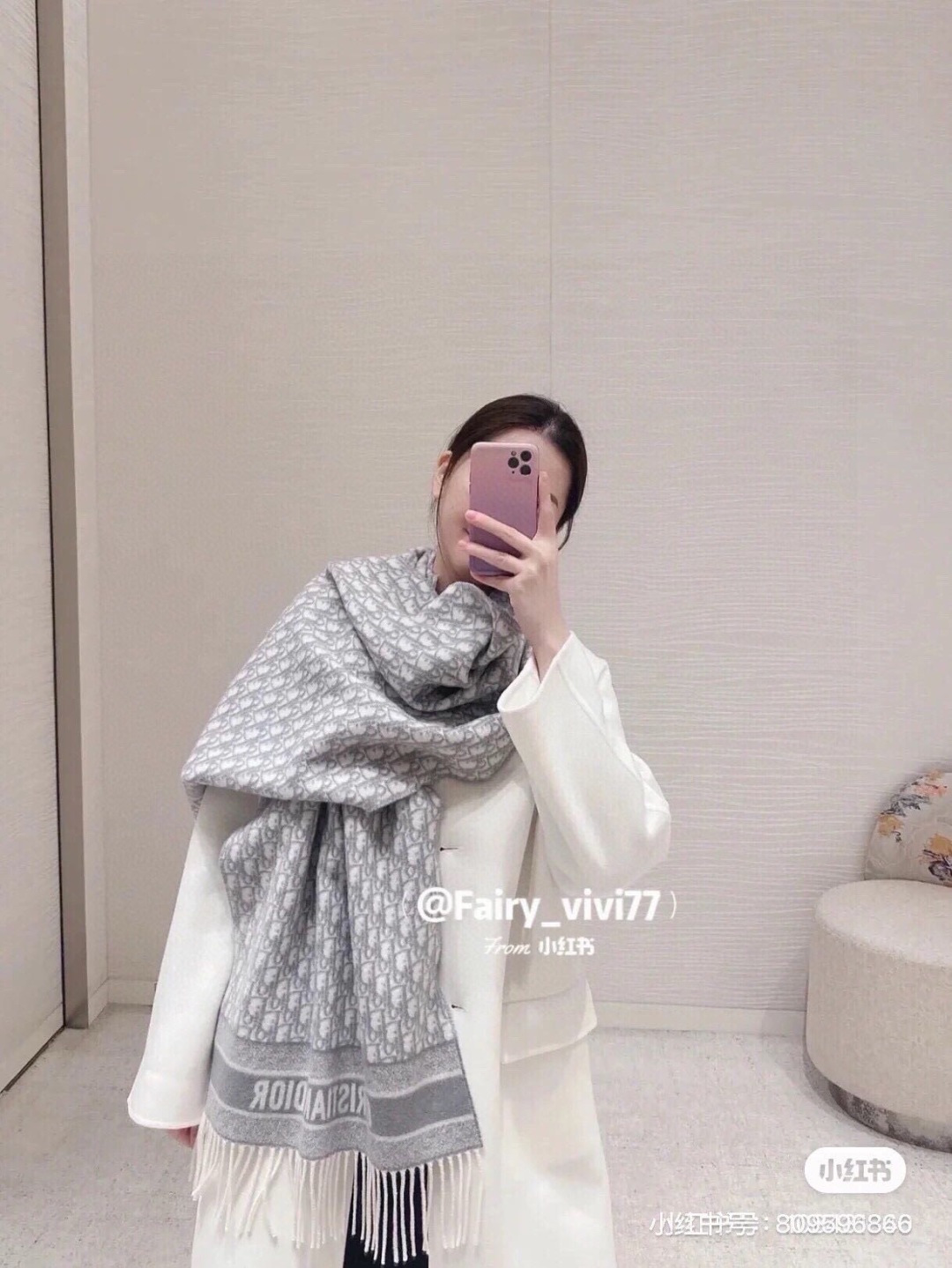 NO:554017,The same DD scarf worn by Dior stars. The classic style will never go out of style, and it’s super versatile. It’s super pretty!  !  Decisively keep it to yourself!  Exquisite loose beard, straightforward and not rigid, suitable for various styles, exquisite, not much introduction, see for yourself, 50*180cm. High version scarf, high version scarf, dior, dior19860909迪奥（Dior）明星同款dd围巾.经典款永远不会过时,而且超百搭.超级好看！！果断自留！精致散须 率真不拘泥 适合各种造型 精妙绝伦 不多介绍 自己看,50*180cm.高版本围巾,高版本围巾,dior,dior,scarf