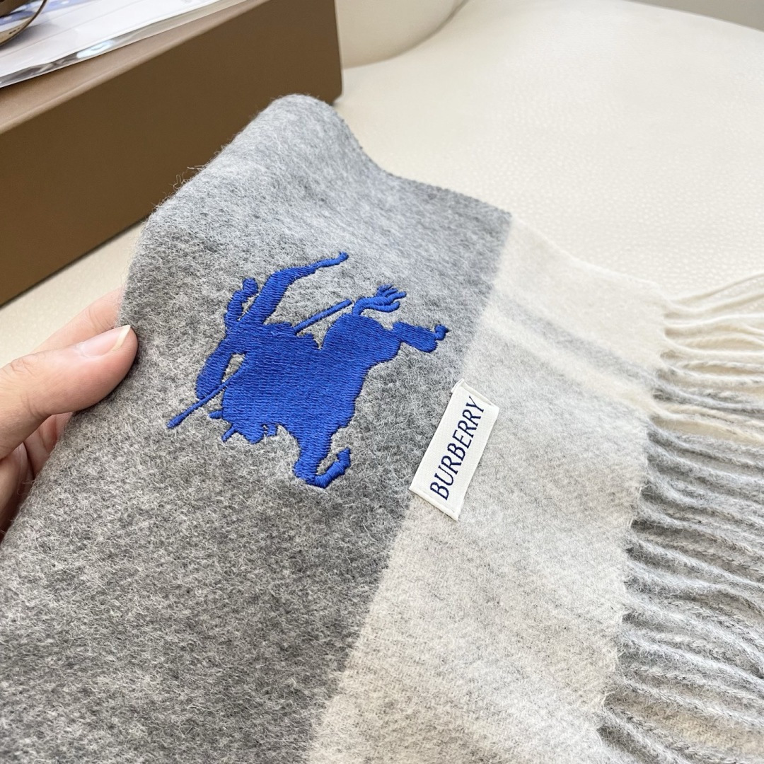 爆款🔺双面羊绒专柜同步 经典设计完美，若隐若现的巴宝利标志，强烈推荐手慢无‼️千万别去专柜买‼️代购就要