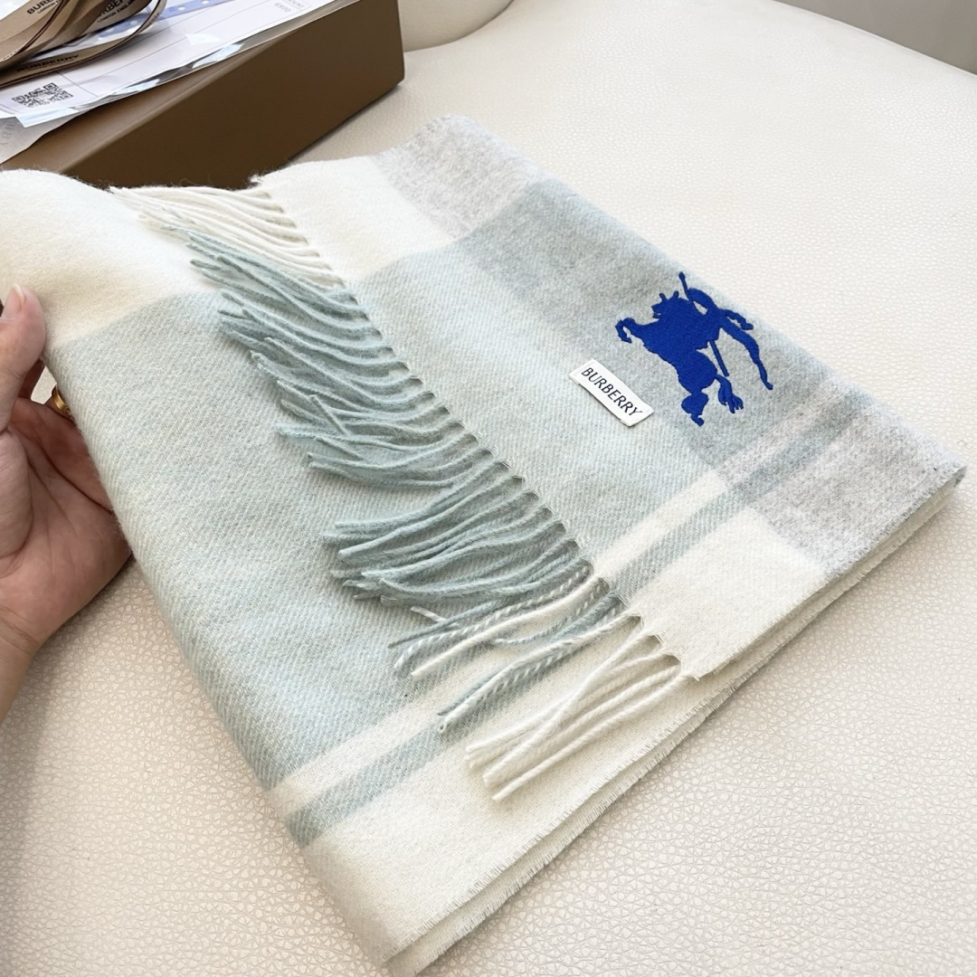 爆款🔺双面羊绒专柜同步 经典设计完美，若隐若现的巴宝利标志，强烈推荐手慢无‼️千万别去专柜买‼️代购就要