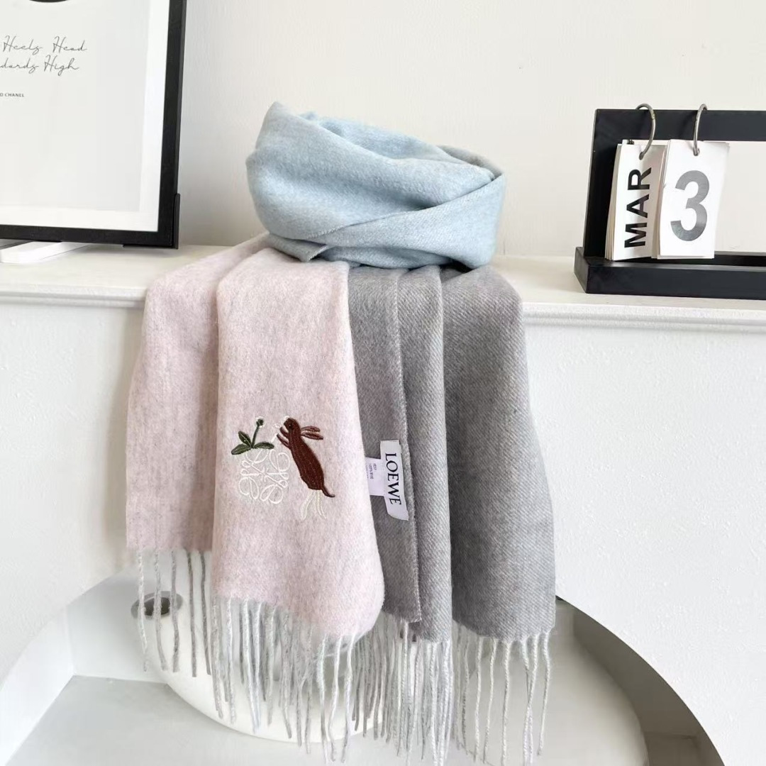 🔥爆款‼️顶级高尖端⚠️【LOEWE罗意威直供迪拜出口货‼️】🎀官网双面罗意威2025新品✨双面羊绒围巾