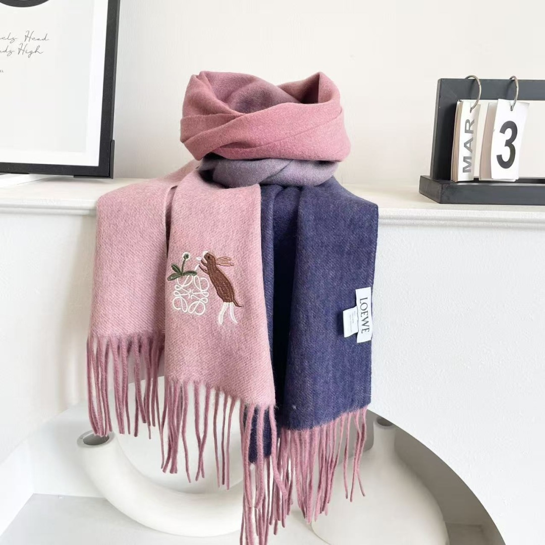 🔥爆款‼️顶级高尖端⚠️【LOEWE罗意威直供迪拜出口货‼️】🎀官网双面罗意威2025新品✨双面羊绒围巾