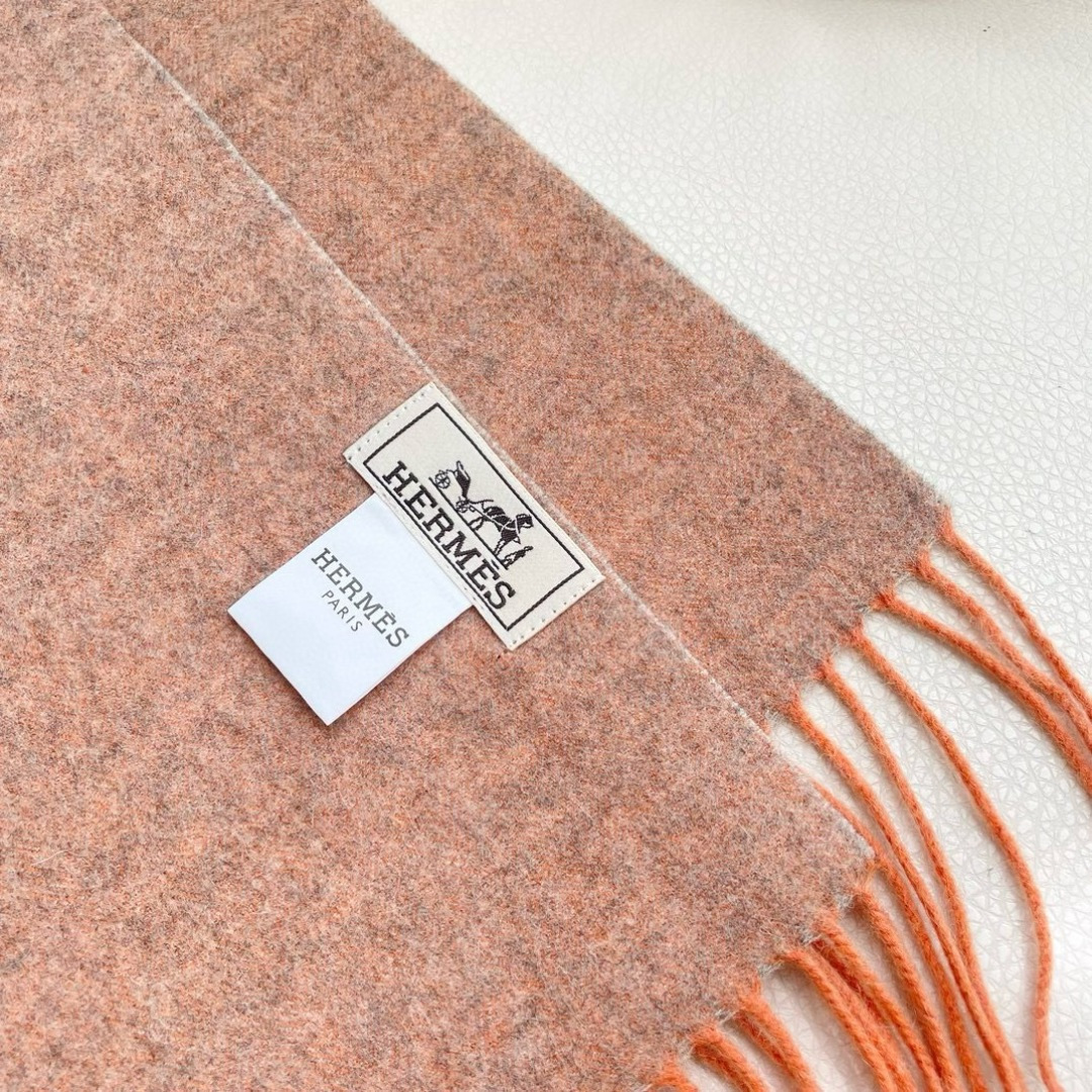 上新2025爱马仕男女款围巾且买且珍惜😍~都是出口订单所以比较难遇❤️东西讲究少而精😍好看的一定要收😎这