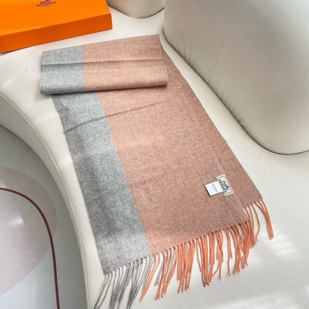 上新2025爱马仕男女款围巾且买且珍惜😍~都是出口订单所以比较难遇❤️东西讲究少而精😍好看的一定要收😎这