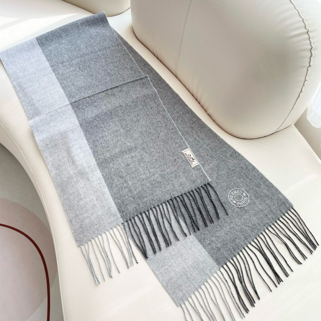 上新2025爱马仕男女款围巾且买且珍惜😍~都是出口订单所以比较难遇❤️东西讲究少而精😍好看的一定要收😎这