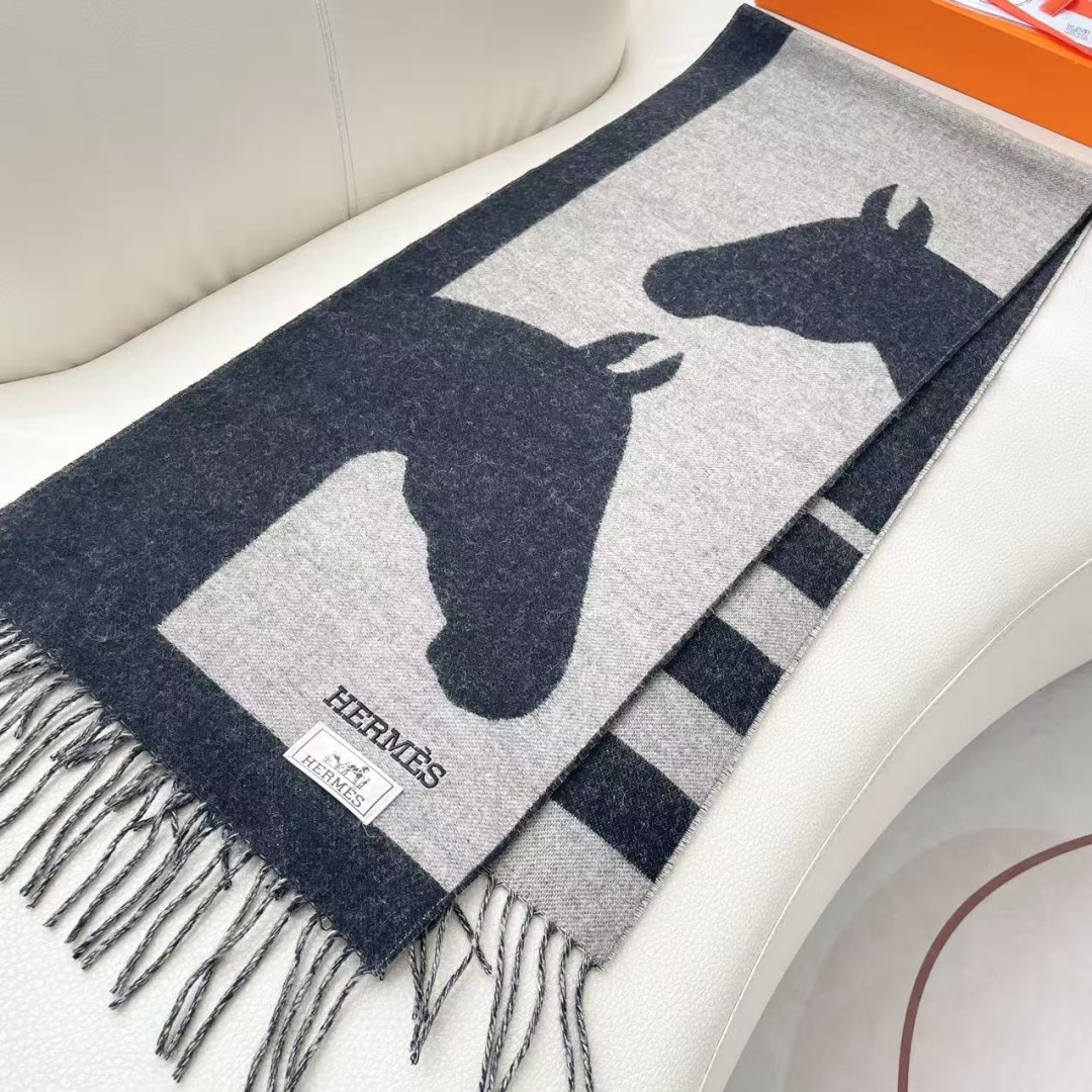 上新2025爱马仕男女款围巾且买且珍惜😍~都是出口订单所以比较难遇❤️东西讲究少而精😍好看的一定要收😎这