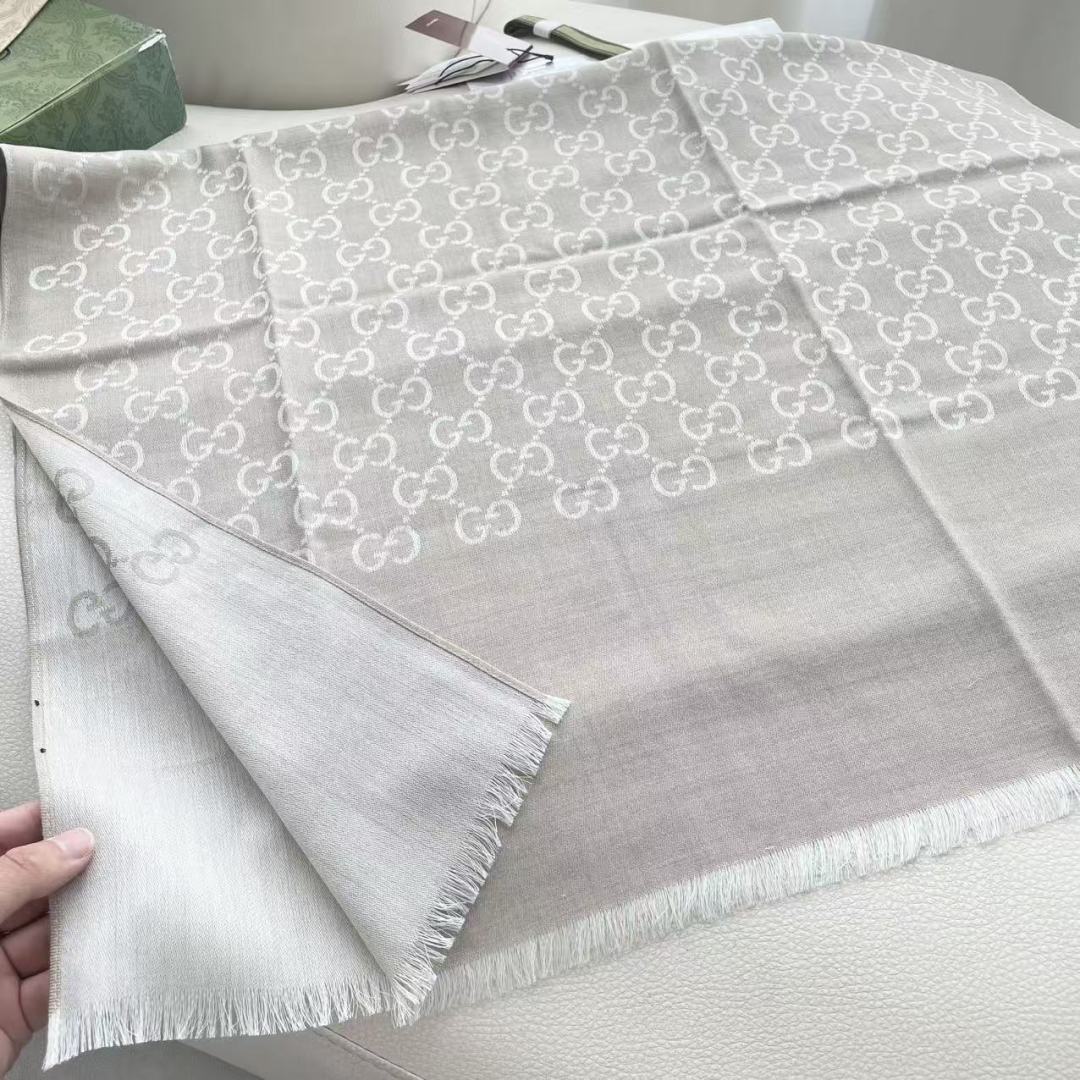 Gucci · 古奇经典羊绒披肩围巾❗来个硬货.麻溜的安排上.纯正出口❗原订单已经交货一批，其中一批刚过