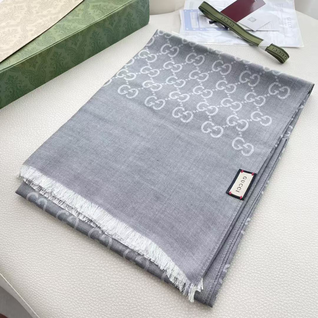 Gucci · 古奇经典羊绒披肩围巾❗来个硬货.麻溜的安排上.纯正出口❗原订单已经交货一批，其中一批刚过